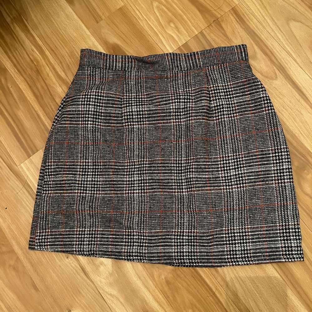 Houndstooth and plaid skirt